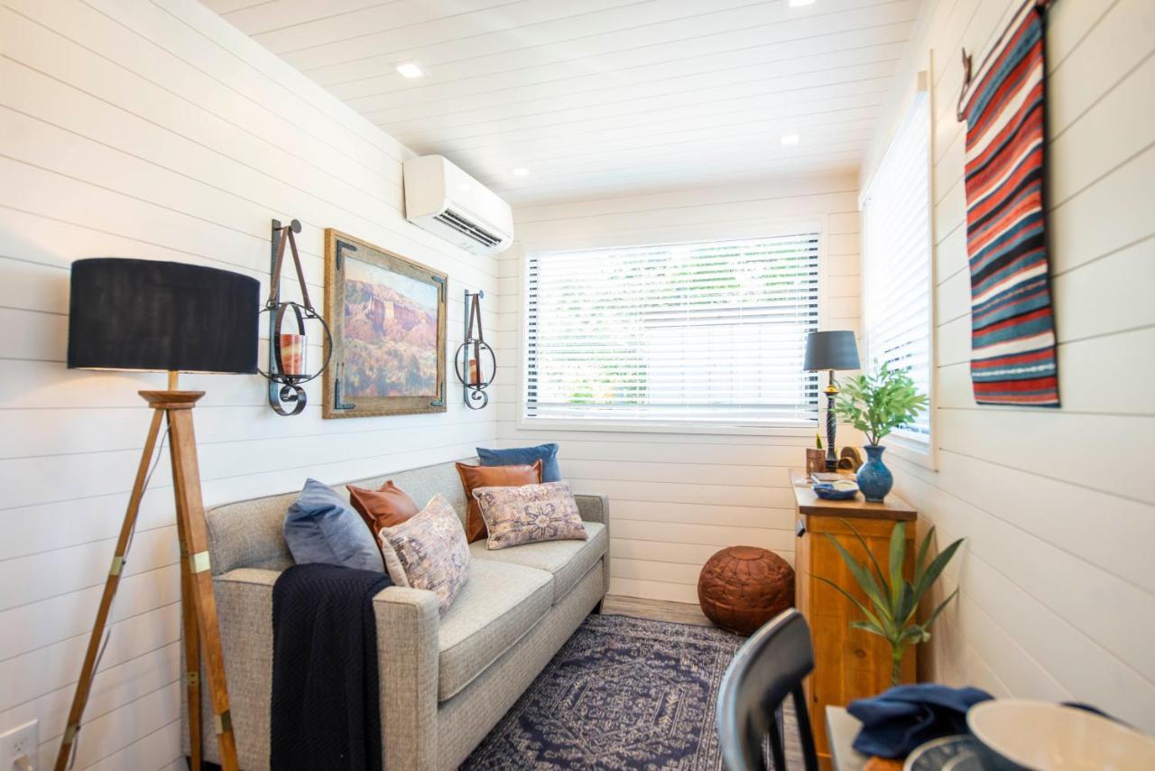 La Casita-Shipping Container House Near Magnolia/Baylor Villa Bellmead Esterno foto