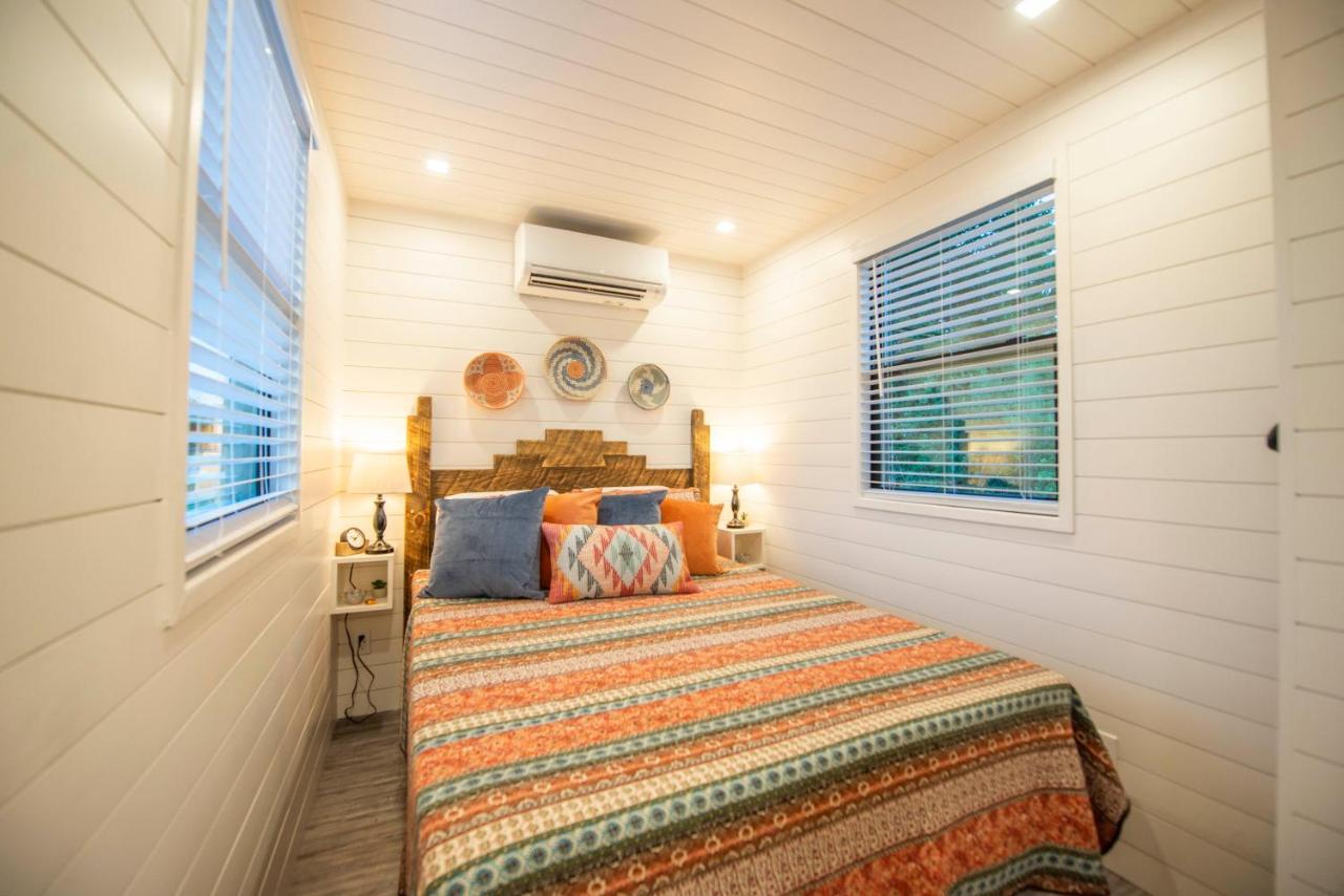 La Casita-Shipping Container House Near Magnolia/Baylor Villa Bellmead Esterno foto