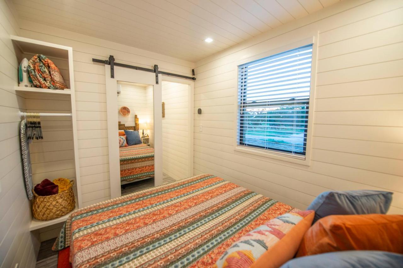 La Casita-Shipping Container House Near Magnolia/Baylor Villa Bellmead Esterno foto